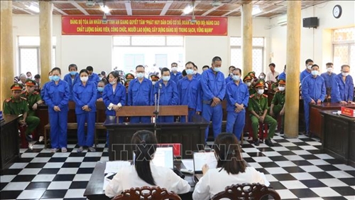 Xét xử “trùm buôn lậu” Nguyễn Thị Kim Hạnh cùng 24 đồng phạm 